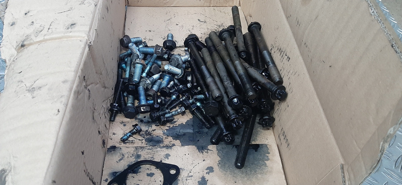 Gebrauchte Diverse Motorschrauben, MAN TGL 8.180, Artikel - Nr. : 81.99999 - 9999 - Silnik i części do Samochodów ciężarowych: zdjęcie 4 Gebrauchte Diverse Motorschrauben, MAN TGL 8.180, Artikel - Nr. : 81.99999 - 9999 - Silnik i części do Samochodów ciężarowych: zdjęcie 4