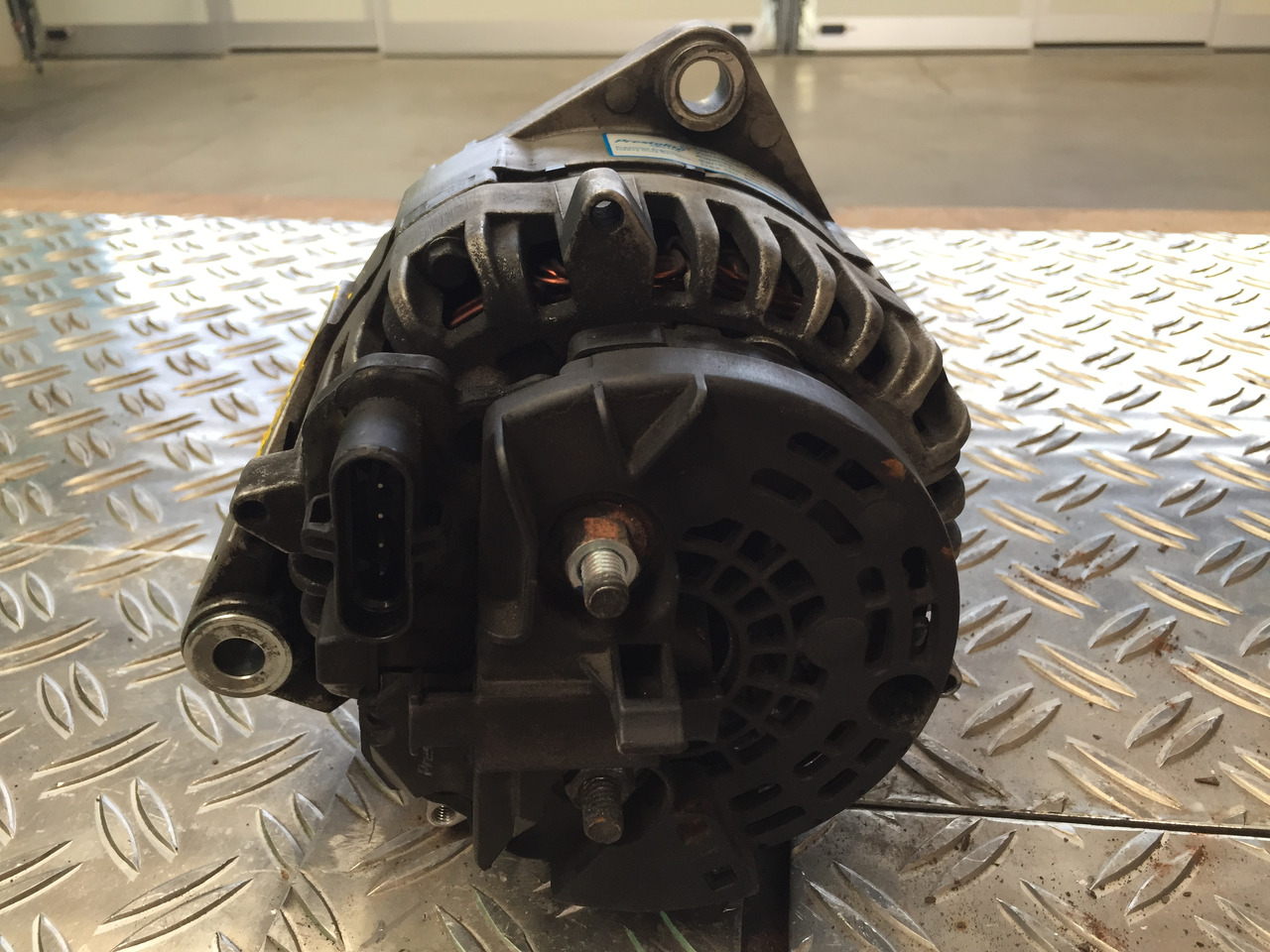 Alternator do Samochodów ciężarowych Gebrauchte Lichtmaschine MB Axor 1824, Motor Typ OM 906 LA, Artikel - Nr. : A 012 154 67 02: zdjęcie 7 Alternator do Samochodów ciężarowych Gebrauchte Lichtmaschine MB Axor 1824, Motor Typ OM 906 LA, Artikel - Nr. : A 012 154 67 02: zdjęcie 7