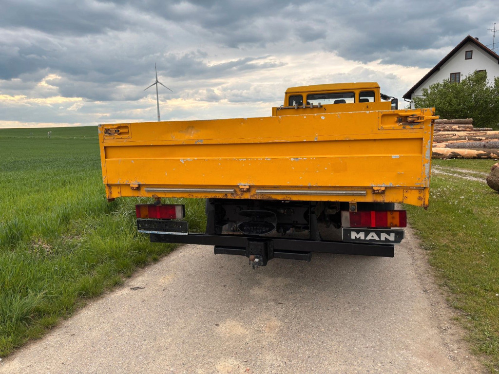 MAN 8.224 L 2000 - Samochód ciężarowy skrzyniowy/ Platforma: zdjęcie 5 MAN 8.224 L 2000 - Samochód ciężarowy skrzyniowy/ Platforma: zdjęcie 5