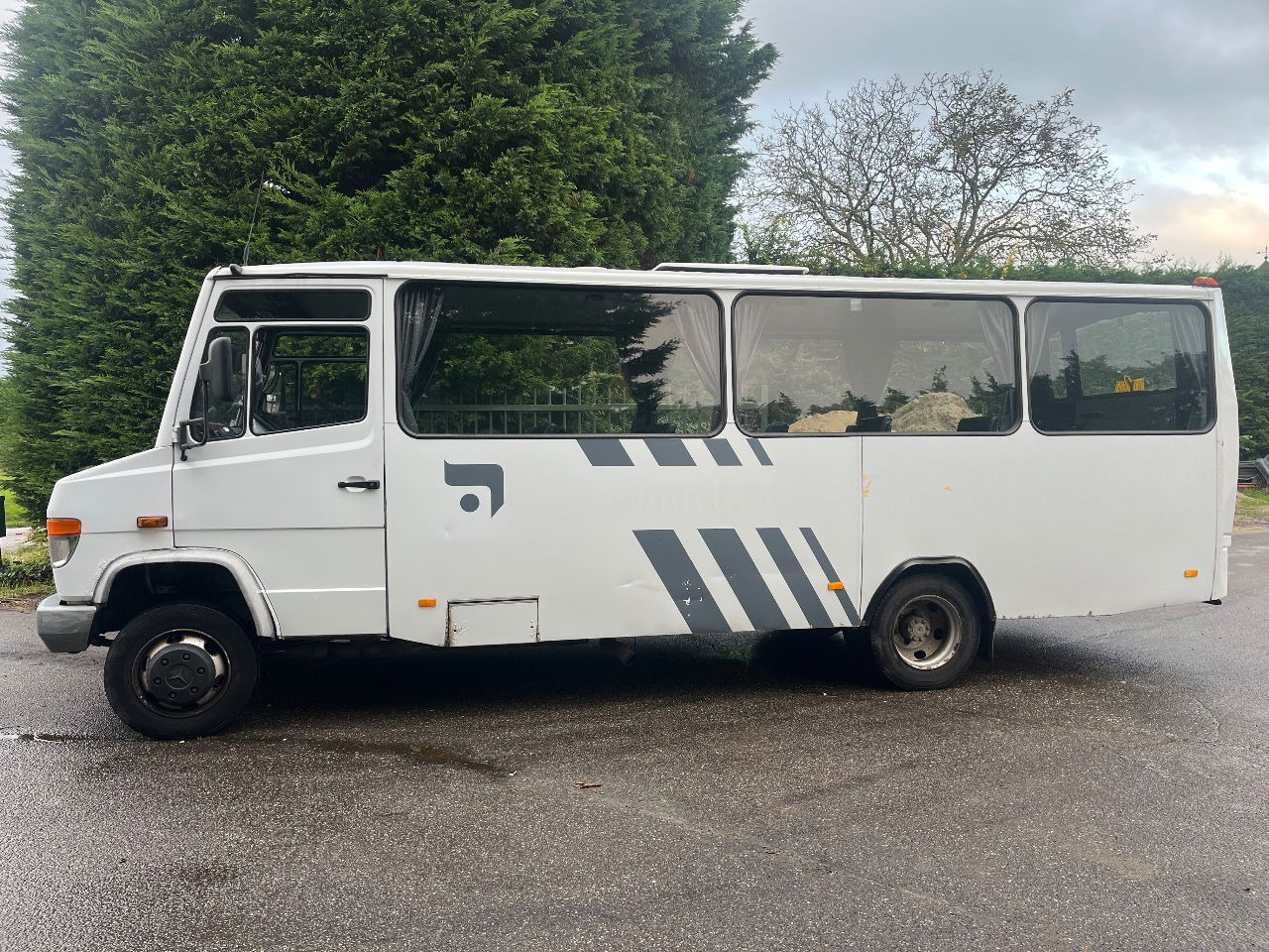 Mercedes-Benz Vario 815 - Podmiejski autobus: zdjęcie 2 Mercedes-Benz Vario 815 - Podmiejski autobus: zdjęcie 2