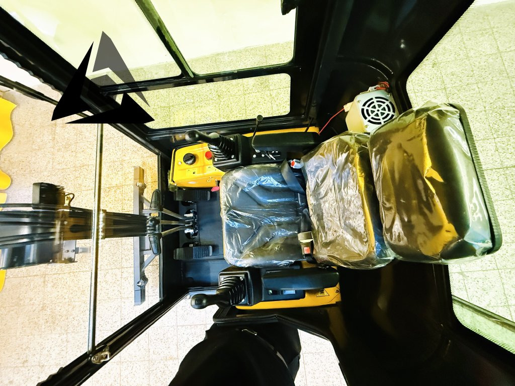 Minikoparka Pásový minibagr GORILA G18SE I PRO CAB: zdjęcie 11 Minikoparka Pásový minibagr GORILA G18SE I PRO CAB: zdjęcie 11