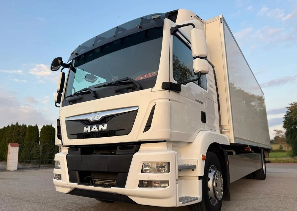 MAN TGM18.290 4x2 ACC/ CHłODNIA Z WINDĄ /CARRIER 850MT /SYPIALKA / EURO6/ASO - Samochód ciężarowy chłodnia: zdjęcie 1 MAN TGM18.290 4x2 ACC/ CHłODNIA Z WINDĄ /CARRIER 850MT /SYPIALKA / EURO6/ASO - Samochód ciężarowy chłodnia: zdjęcie 1