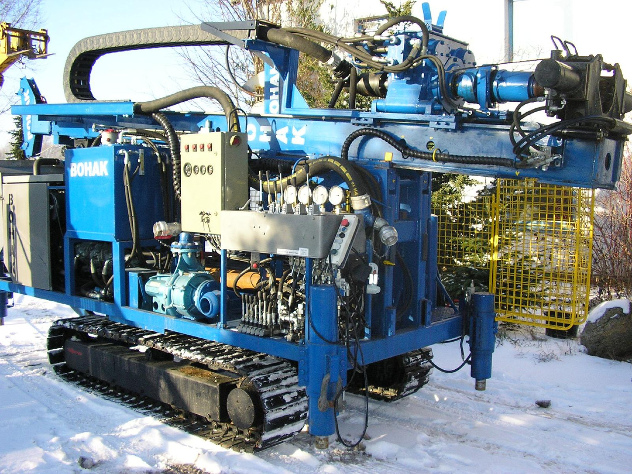 Bohak KL150 Automatik drilling rig with Manipulator -automatic - Wiertnica: zdjęcie 1 Bohak KL150 Automatik drilling rig with Manipulator -automatic - Wiertnica: zdjęcie 1