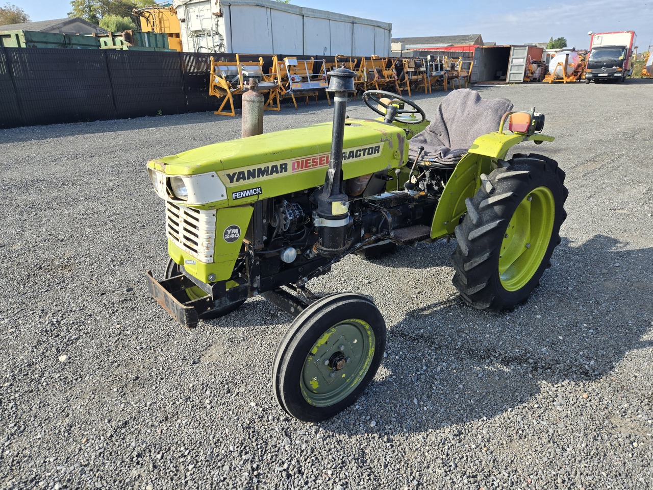 Yanmar YM240 - Mini traktor: zdjęcie 3 Yanmar YM240 - Mini traktor: zdjęcie 3