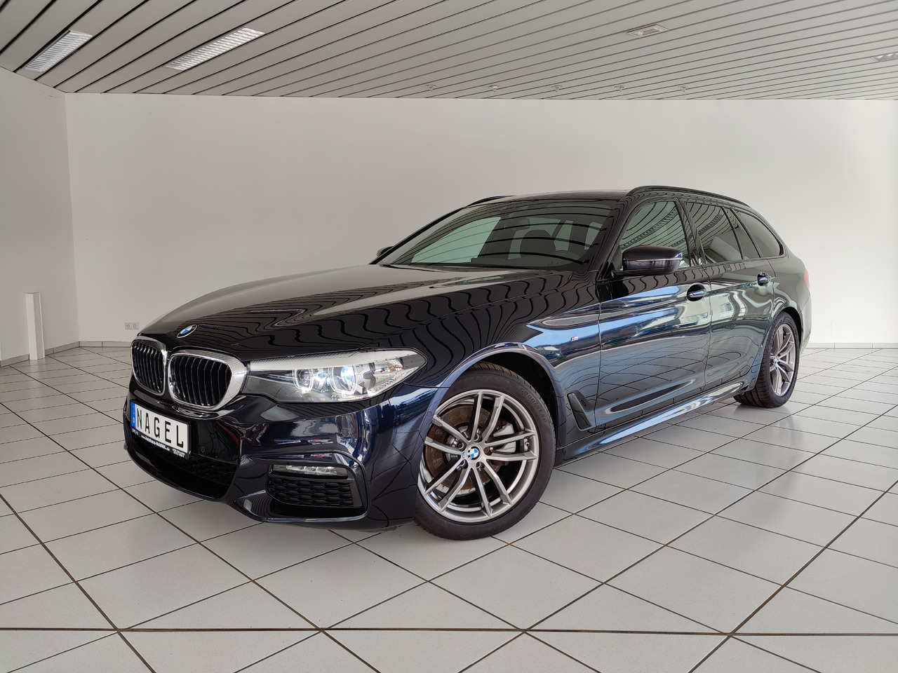 BMW 520 d xDrive M Sport Navi Kam Pano SHZ - Kombi: zdjęcie 1 BMW 520 d xDrive M Sport Navi Kam Pano SHZ - Kombi: zdjęcie 1