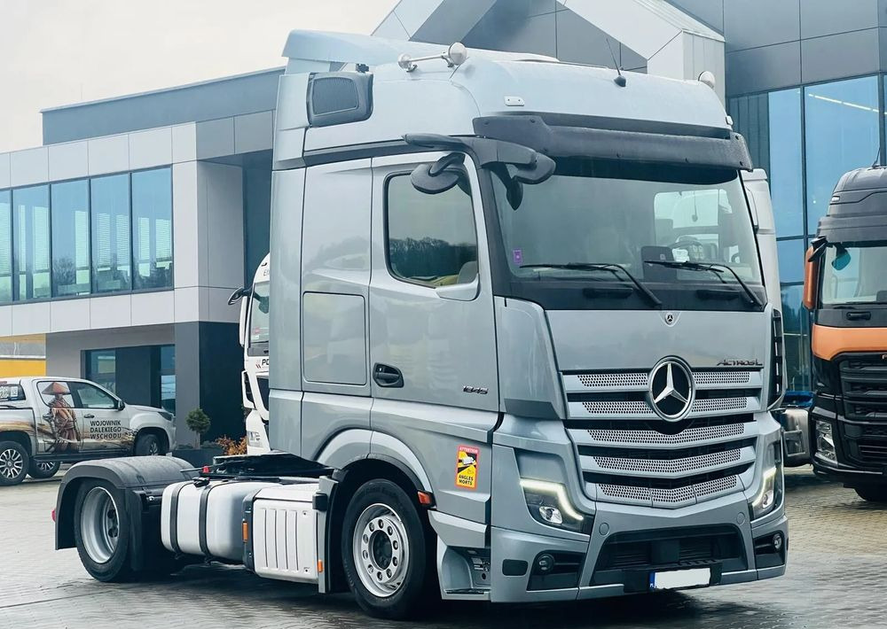 Mercedes-Benz Actros 1845 / MEGA/ Retarder olejowy/ Klima Postojowa / Aktywny tempomat ACC/ Salonka ! - Ciągnik siodłowy: zdjęcie 4 Mercedes-Benz Actros 1845 / MEGA/ Retarder olejowy/ Klima Postojowa / Aktywny tempomat ACC/ Salonka ! - Ciągnik siodłowy: zdjęcie 4