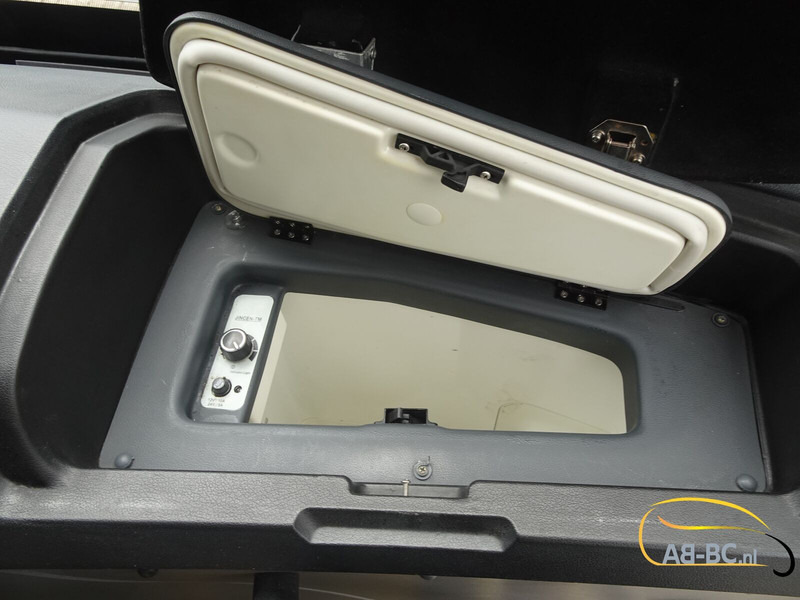 Scania Higer Touring HD, 54 Seats +Lift, Euro 6 - Turystyczny autobus: zdjęcie 4 Scania Higer Touring HD, 54 Seats +Lift, Euro 6 - Turystyczny autobus: zdjęcie 4