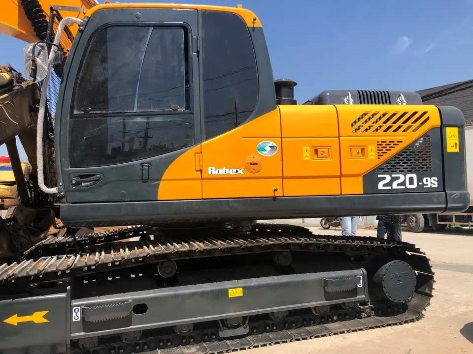 Hyundai R220LC-9S - Koparka gąsienicowa: zdjęcie 3 Hyundai R220LC-9S - Koparka gąsienicowa: zdjęcie 3