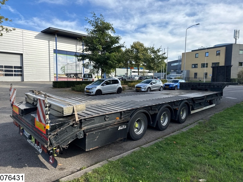 Lecinena Semie 42,000 kg, steering axle - Naczepa niskopodwoziowa: zdjęcie 5 Lecinena Semie 42,000 kg, steering axle - Naczepa niskopodwoziowa: zdjęcie 5