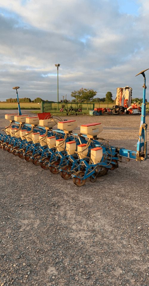 MONOSEM 12 RANGS-45CM - Siewnik punktowy: zdjęcie 5 MONOSEM 12 RANGS-45CM - Siewnik punktowy: zdjęcie 5