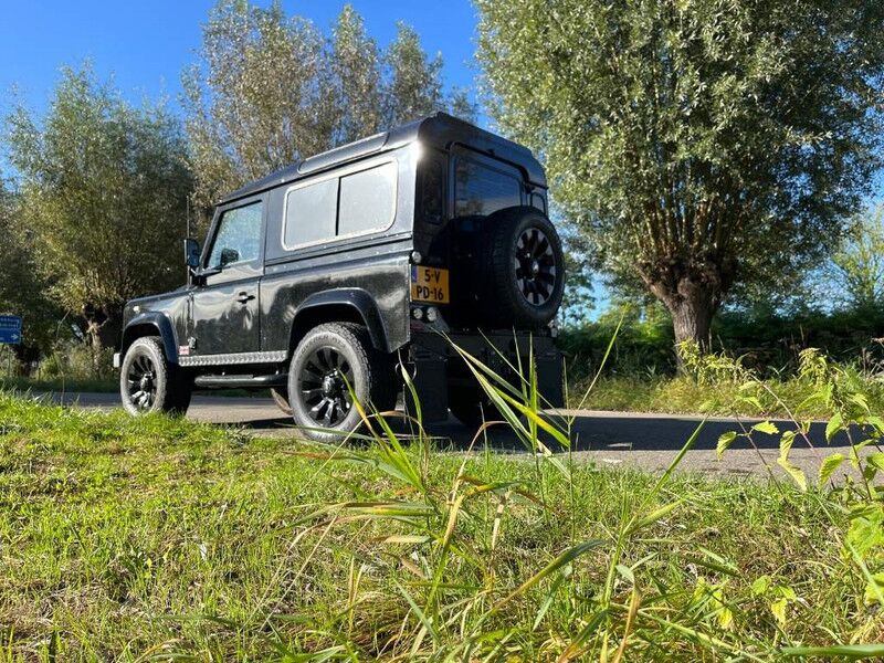 Land Rover Defender X tech with black pack - Samochód osobowy: zdjęcie 2 Land Rover Defender X tech with black pack - Samochód osobowy: zdjęcie 2