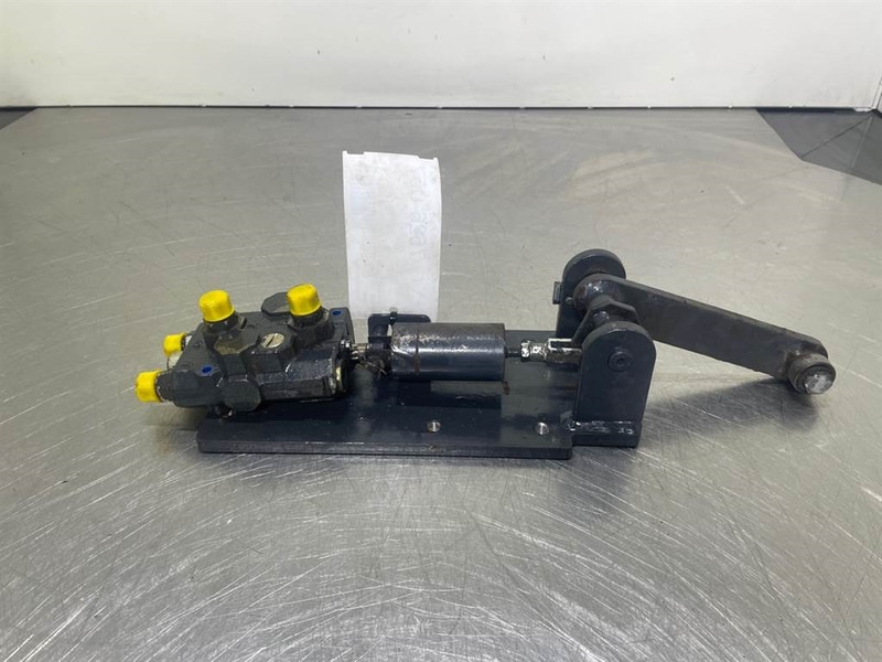 Ahlmann AZ6-4145334O-Stuetzventilschaltung/Zwenkventiel - Hydraulika do Maszyn budowlanych: zdjęcie 1 Ahlmann AZ6-4145334O-Stuetzventilschaltung/Zwenkventiel - Hydraulika do Maszyn budowlanych: zdjęcie 1