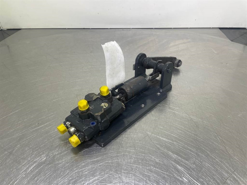 Ahlmann AZ6-4145334O-Stuetzventilschaltung/Zwenkventiel - Hydraulika do Maszyn budowlanych: zdjęcie 2 Ahlmann AZ6-4145334O-Stuetzventilschaltung/Zwenkventiel - Hydraulika do Maszyn budowlanych: zdjęcie 2