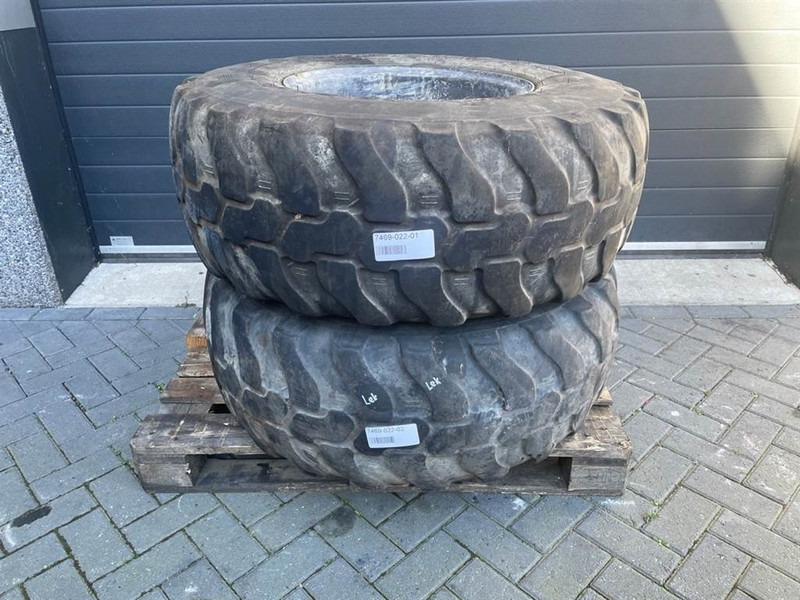 Ahlmann AZ85-Dunlop 405/70R20 (16/70R20)-Tire/Reifen/Band - Opony i felgi do Maszyn budowlanych: zdjęcie 1 Ahlmann AZ85-Dunlop 405/70R20 (16/70R20)-Tire/Reifen/Band - Opony i felgi do Maszyn budowlanych: zdjęcie 1