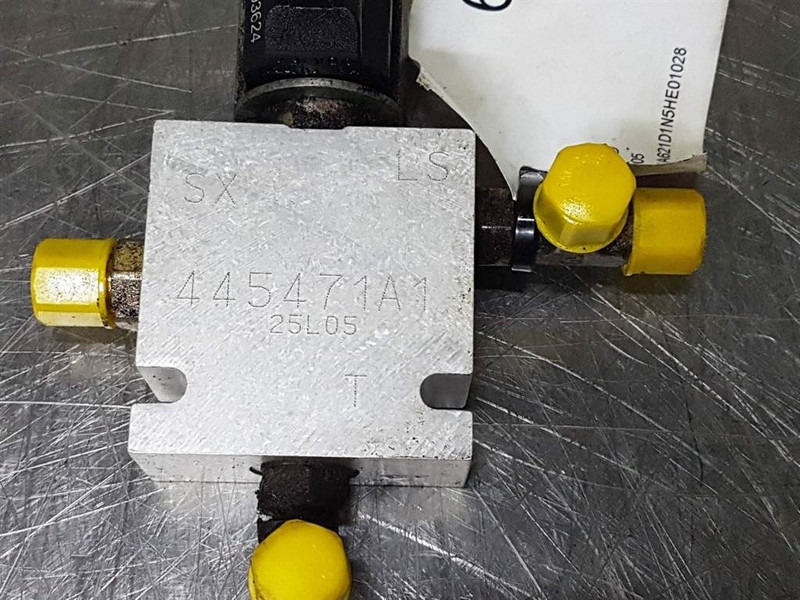 Case 621D-CNH 445471A1-Valve/Ventile/Ventiel - Hydraulika do Maszyn budowlanych: zdjęcie 3 Case 621D-CNH 445471A1-Valve/Ventile/Ventiel - Hydraulika do Maszyn budowlanych: zdjęcie 3