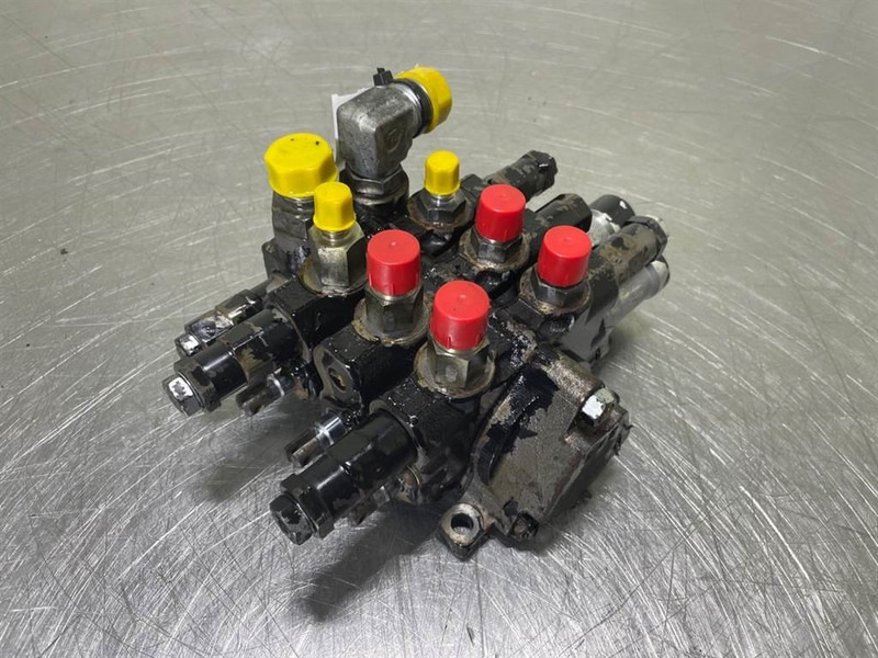 Hitachi ZW95LSD-KYB 00030-30141-Valve/Ventile/Ventiel - Hydraulika do Maszyn budowlanych: zdjęcie 2 Hitachi ZW95LSD-KYB 00030-30141-Valve/Ventile/Ventiel - Hydraulika do Maszyn budowlanych: zdjęcie 2