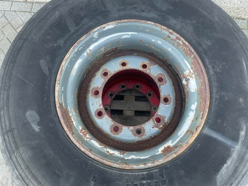 Michelin 425/65R22.5-Tire/Reifen/Band - Opony i felgi do Maszyn budowlanych: zdjęcie 4 Michelin 425/65R22.5-Tire/Reifen/Band - Opony i felgi do Maszyn budowlanych: zdjęcie 4