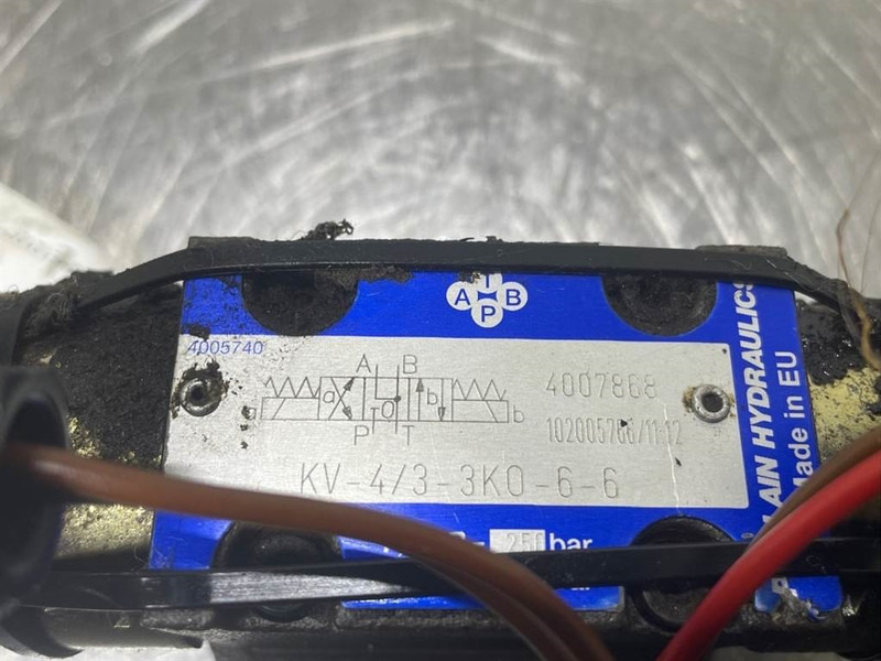 New Holland KV-4/3-3KO-6-6 - Hydraulika do Maszyn budowlanych: zdjęcie 5 New Holland KV-4/3-3KO-6-6 - Hydraulika do Maszyn budowlanych: zdjęcie 5