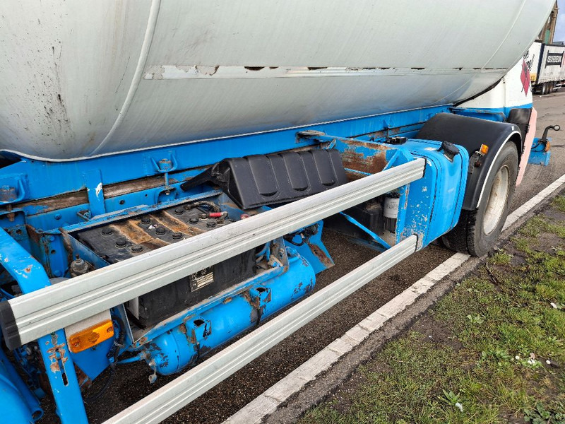 Renault MIDLUM 280DXI - Samochód ciężarowy cysterna: zdjęcie 3 Renault MIDLUM 280DXI - Samochód ciężarowy cysterna: zdjęcie 3