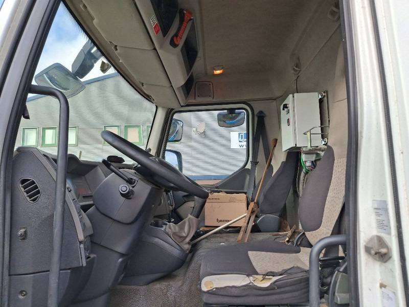 Renault MIDLUM 280DXI - Samochód ciężarowy cysterna: zdjęcie 4 Renault MIDLUM 280DXI - Samochód ciężarowy cysterna: zdjęcie 4