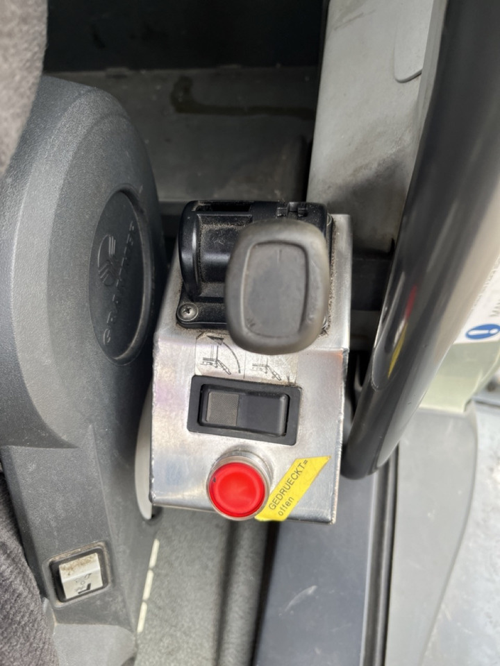 MAN 35.430 8x4 Intarder Analog Tacho Bordmatik - Wywrotka: zdjęcie 3 MAN 35.430 8x4 Intarder Analog Tacho Bordmatik - Wywrotka: zdjęcie 3