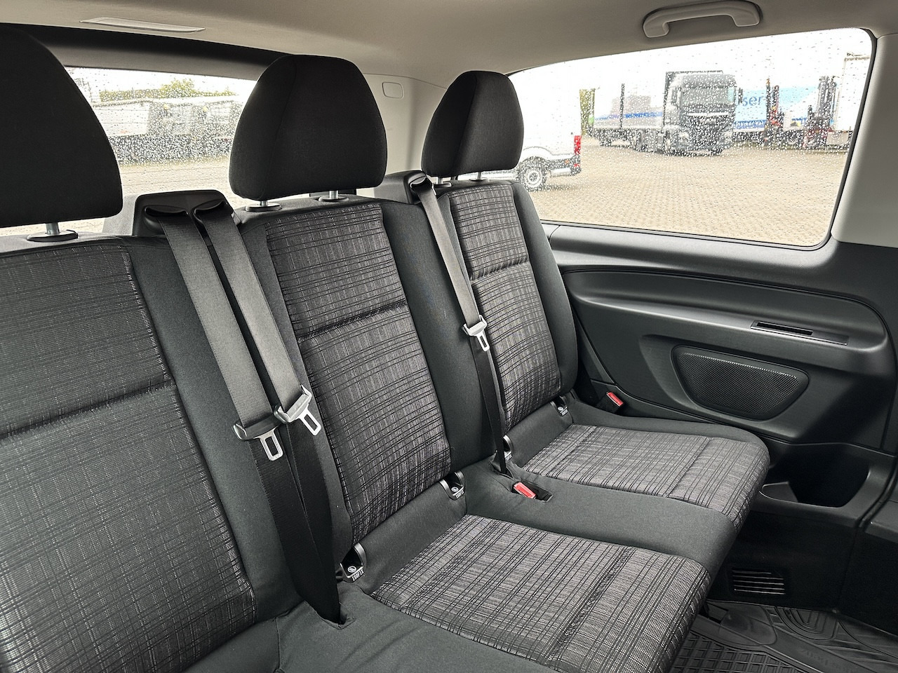 Mercedes-Benz Vito 111 CDI 9 Sitzer BT FSE Klima Tempomat Radio - Mikrobus: zdjęcie 2 Mercedes-Benz Vito 111 CDI 9 Sitzer BT FSE Klima Tempomat Radio - Mikrobus: zdjęcie 2