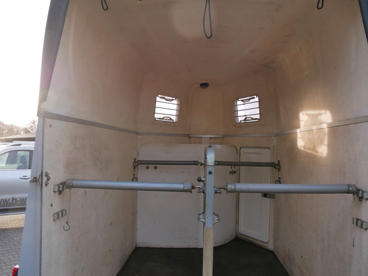 Humbaur Atis 2 Pferde Sattelkammer - Przyczepa do przewozu zwierząt: zdjęcie 4 Humbaur Atis 2 Pferde Sattelkammer - Przyczepa do przewozu zwierząt: zdjęcie 4