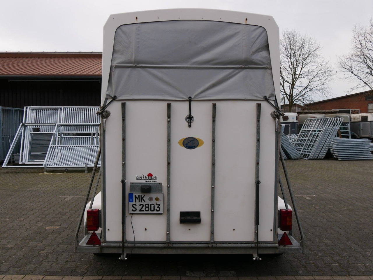 Sluis Vollpoly 2 Pferde mit Sattelkammer - Przyczepa do przewozu zwierząt: zdjęcie 4 Sluis Vollpoly 2 Pferde mit Sattelkammer - Przyczepa do przewozu zwierząt: zdjęcie 4