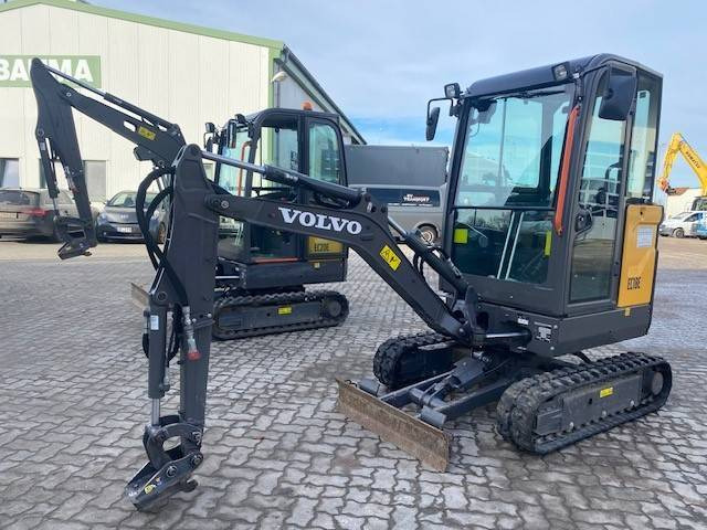 Volvo EC 18 E MIETE / RENTAL (12001764) - Minikoparka: zdjęcie 1 Volvo EC 18 E MIETE / RENTAL (12001764) - Minikoparka: zdjęcie 1