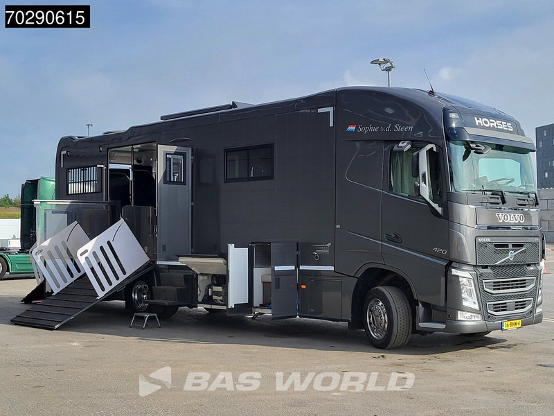 Volvo FH 420 FH 4X2 NL-Truck STX Horse truck + Living 4 Horses Navi ACC Euro 6 - Koniowóz: zdjęcie 3 Volvo FH 420 FH 4X2 NL-Truck STX Horse truck + Living 4 Horses Navi ACC Euro 6 - Koniowóz: zdjęcie 3