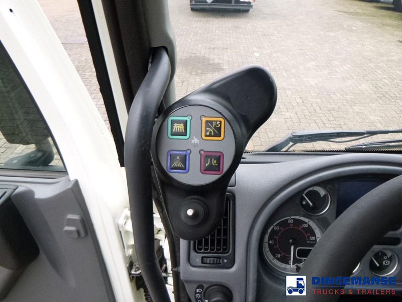 DAF LF 45.180 Scarab Merlin street sweeper 4x2 DAF LF 45.180 Scarab Merlin street sweeper 4x2: zdjęcie 17 DAF LF 45.180 Scarab Merlin street sweeper 4x2 DAF LF 45.180 Scarab Merlin street sweeper 4x2: zdjęcie 17