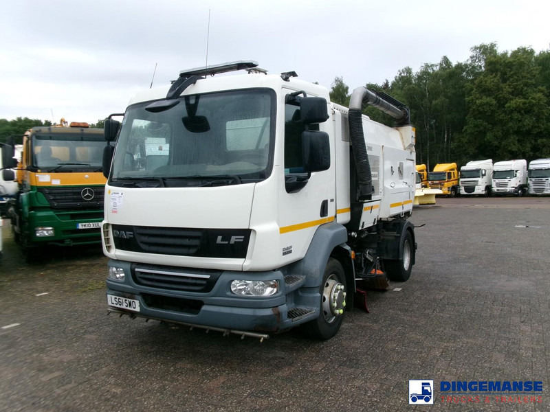 DAF LF 55.220 4x2 Scarab sweeper - Zamiatarka uliczna: zdjęcie 1 DAF LF 55.220 4x2 Scarab sweeper - Zamiatarka uliczna: zdjęcie 1
