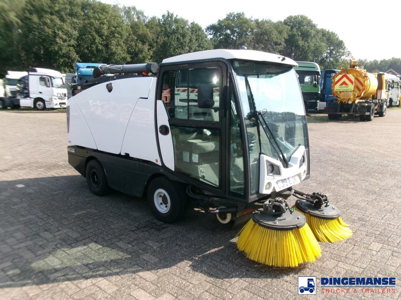 Johnston C202 compact street sweeper - Zamiatarka uliczna: zdjęcie 2 Johnston C202 compact street sweeper - Zamiatarka uliczna: zdjęcie 2