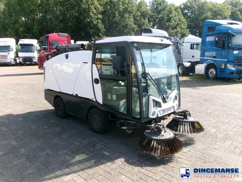 Johnston C202 compact street sweeper - Zamiatarka uliczna: zdjęcie 2 Johnston C202 compact street sweeper - Zamiatarka uliczna: zdjęcie 2