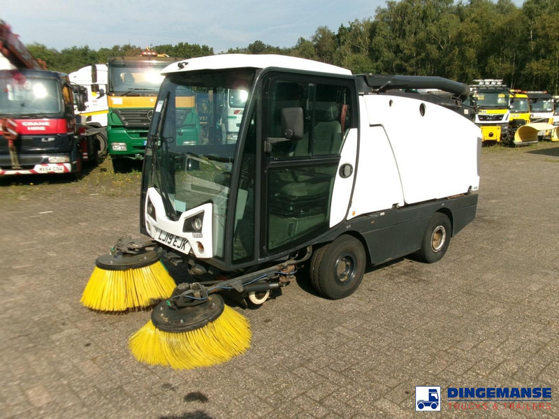 Johnston C202 compact street sweeper - Zamiatarka uliczna: zdjęcie 1 Johnston C202 compact street sweeper - Zamiatarka uliczna: zdjęcie 1