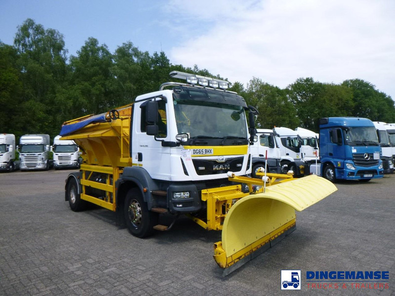 MAN TGM 18.290 4X4 RHD gritter / snow plough - Maszyna do odśnieżania: zdjęcie 2 MAN TGM 18.290 4X4 RHD gritter / snow plough - Maszyna do odśnieżania: zdjęcie 2