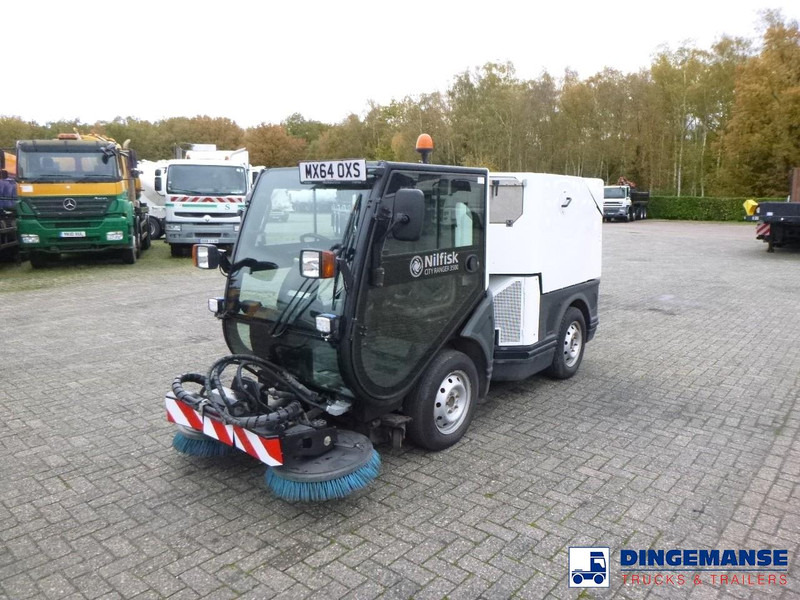 Nilfisk City Ranger CR 3500 Street sweeper - Zamiatarka uliczna: zdjęcie 1 Nilfisk City Ranger CR 3500 Street sweeper - Zamiatarka uliczna: zdjęcie 1