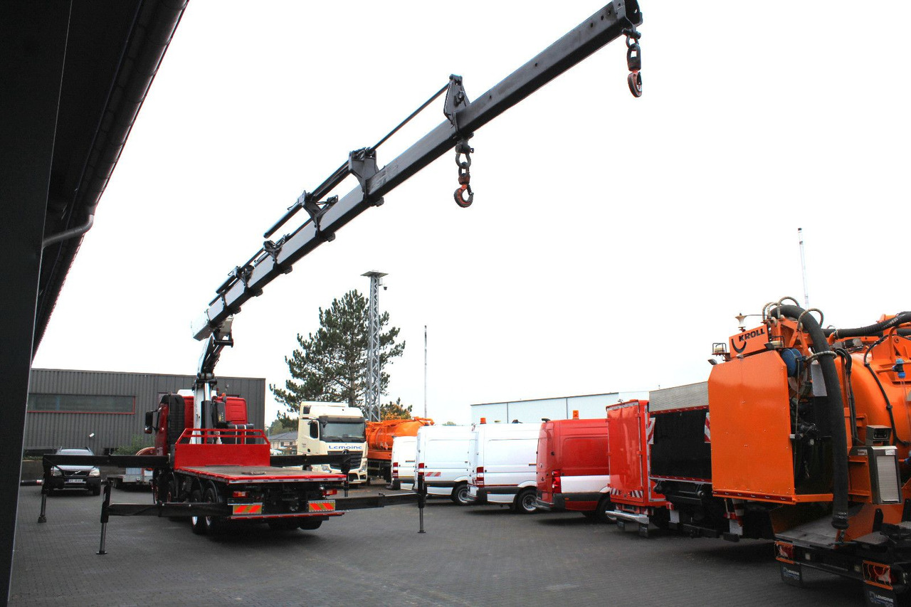 Volvo 480 8x2 Pritsche + FASSI F800XP Kran 6x - Samochód ciężarowy skrzyniowy/ Platforma, Samochod ciężarowy z HDS: zdjęcie 4 Volvo 480 8x2 Pritsche + FASSI F800XP Kran 6x - Samochód ciężarowy skrzyniowy/ Platforma, Samochod ciężarowy z HDS: zdjęcie 4