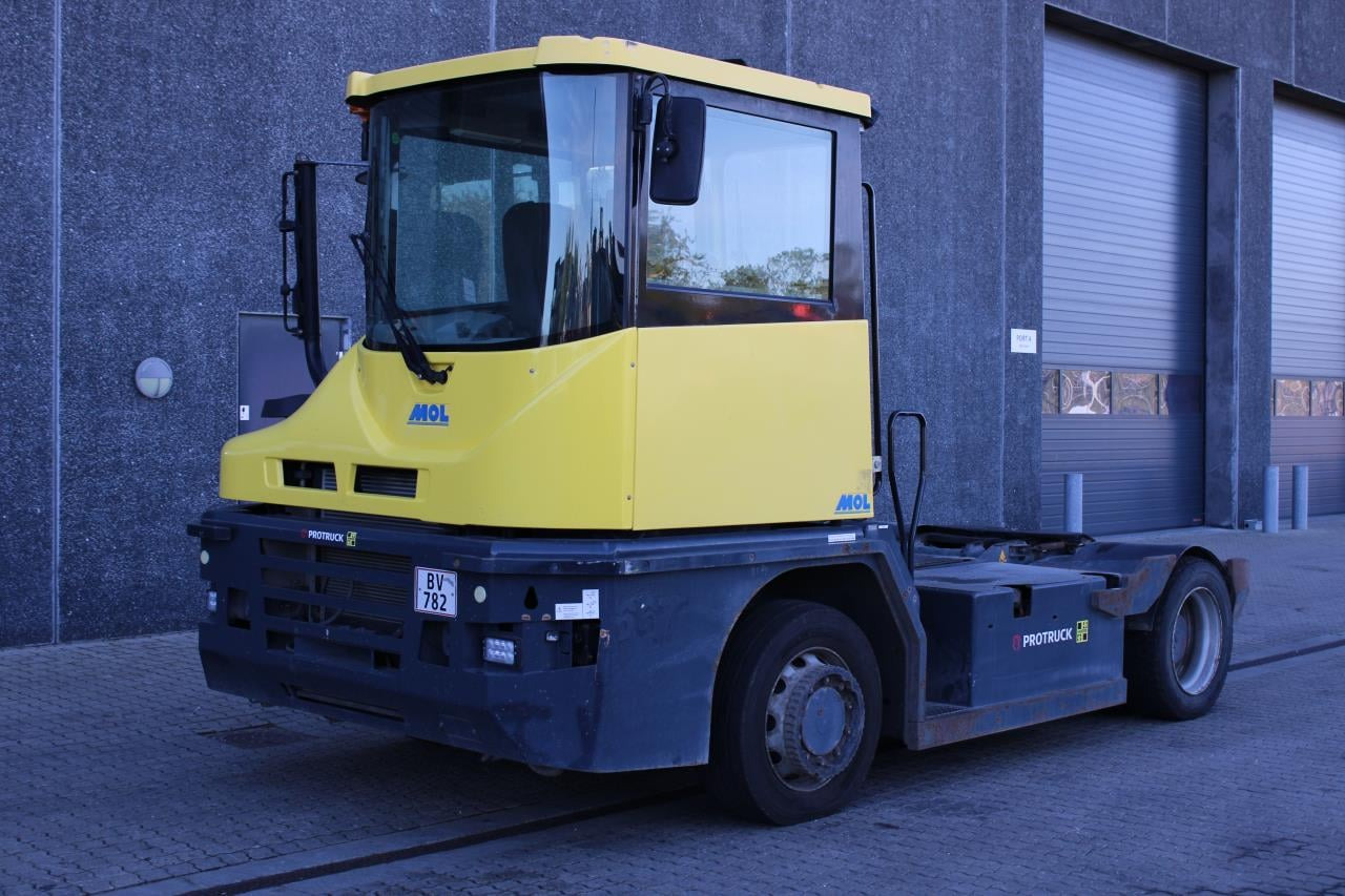 MOL RM255 4X4 - Wózek terminalowy: zdjęcie 2 MOL RM255 4X4 - Wózek terminalowy: zdjęcie 2