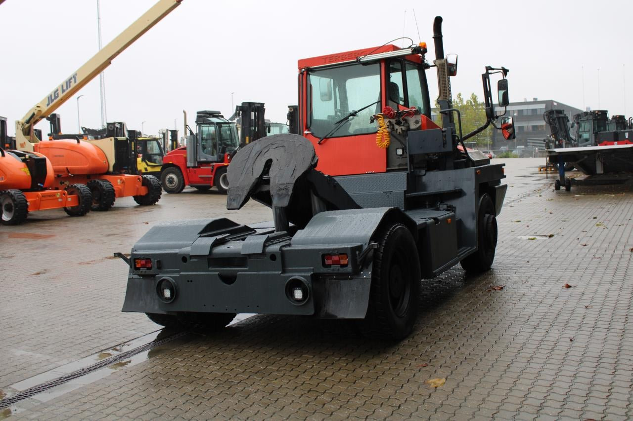 Terberg RT222 - Wózek terminalowy: zdjęcie 3 Terberg RT222 - Wózek terminalowy: zdjęcie 3