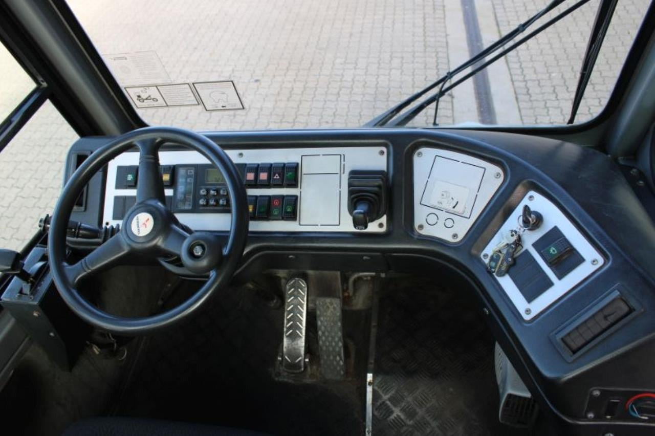 Terberg YT182 - Wózek terminalowy: zdjęcie 4 Terberg YT182 - Wózek terminalowy: zdjęcie 4