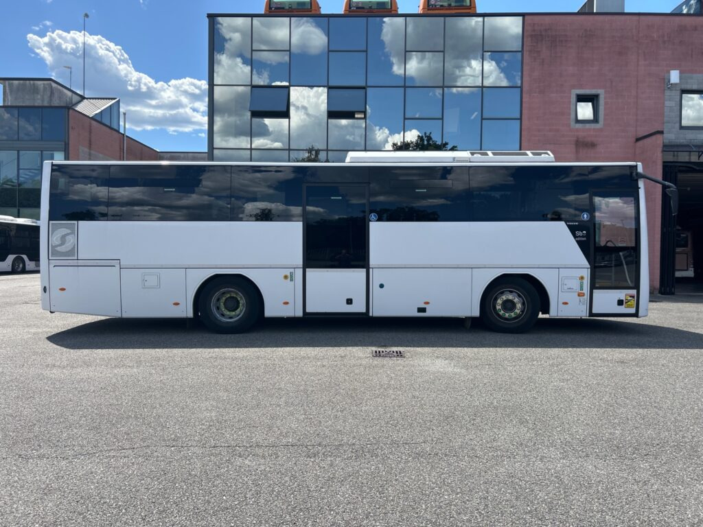 N.1 VOLVO MIDI SUNSUNDEGUI – Anno 2022 - Podmiejski autobus: zdjęcie 4 N.1 VOLVO MIDI SUNSUNDEGUI – Anno 2022 - Podmiejski autobus: zdjęcie 4