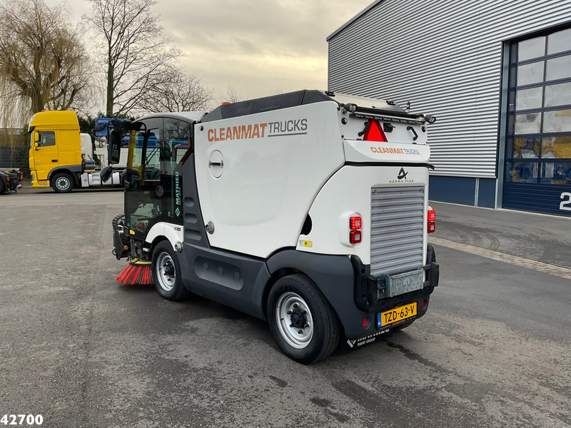 Mathieu MC 210 Azura Flex Euro 6 Stage 5 with 3-rd brush - Zamiatarka uliczna: zdjęcie 2 Mathieu MC 210 Azura Flex Euro 6 Stage 5 with 3-rd brush - Zamiatarka uliczna: zdjęcie 2