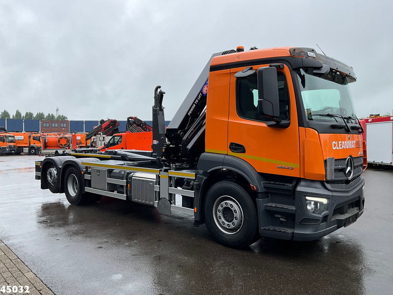 Mercedes-Benz ACTROS 2543 HMF 23 Tonmeter laadkraan - Ciężarówka hakowiec: zdjęcie 5 Mercedes-Benz ACTROS 2543 HMF 23 Tonmeter laadkraan - Ciężarówka hakowiec: zdjęcie 5