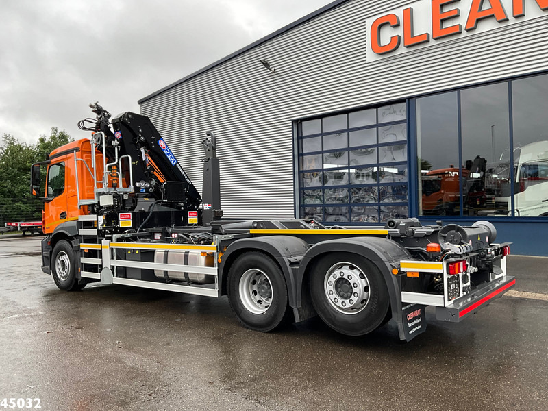 Mercedes-Benz ACTROS 2543 HMF 23 Tonmeter laadkraan - Ciężarówka hakowiec: zdjęcie 2 Mercedes-Benz ACTROS 2543 HMF 23 Tonmeter laadkraan - Ciężarówka hakowiec: zdjęcie 2