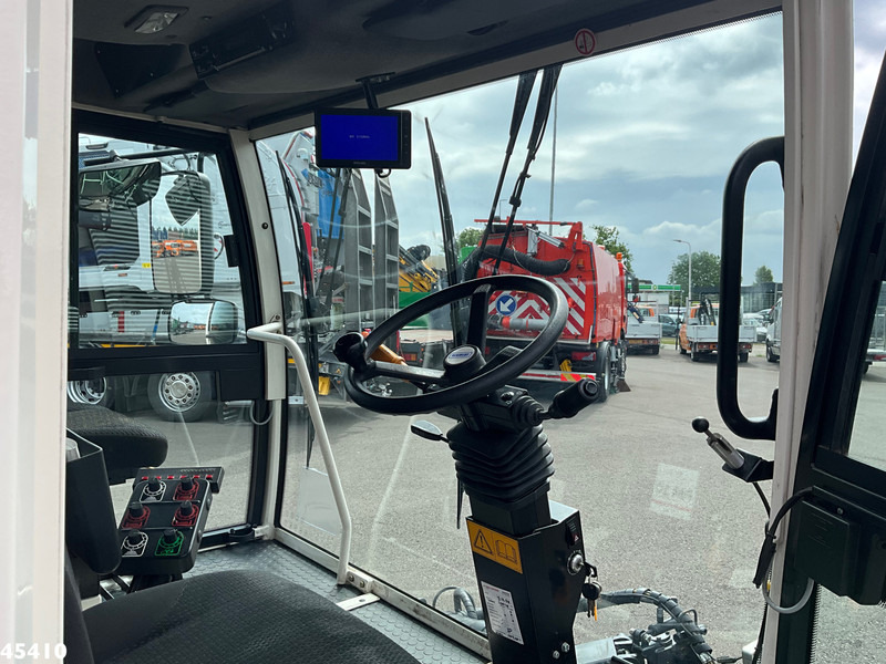 Zamiatarka uliczna Schmidt Cleango 500 Compact Euro 6 with 3-rd brush: zdjęcie 9 Zamiatarka uliczna Schmidt Cleango 500 Compact Euro 6 with 3-rd brush: zdjęcie 9