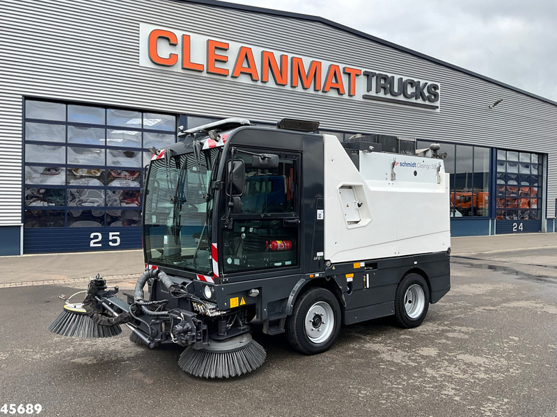 Schmidt Cleango Compact 500 Euro 6 with 3-rd brush Just 4.260 km! - Zamiatarka uliczna: zdjęcie 3 Schmidt Cleango Compact 500 Euro 6 with 3-rd brush Just 4.260 km! - Zamiatarka uliczna: zdjęcie 3
