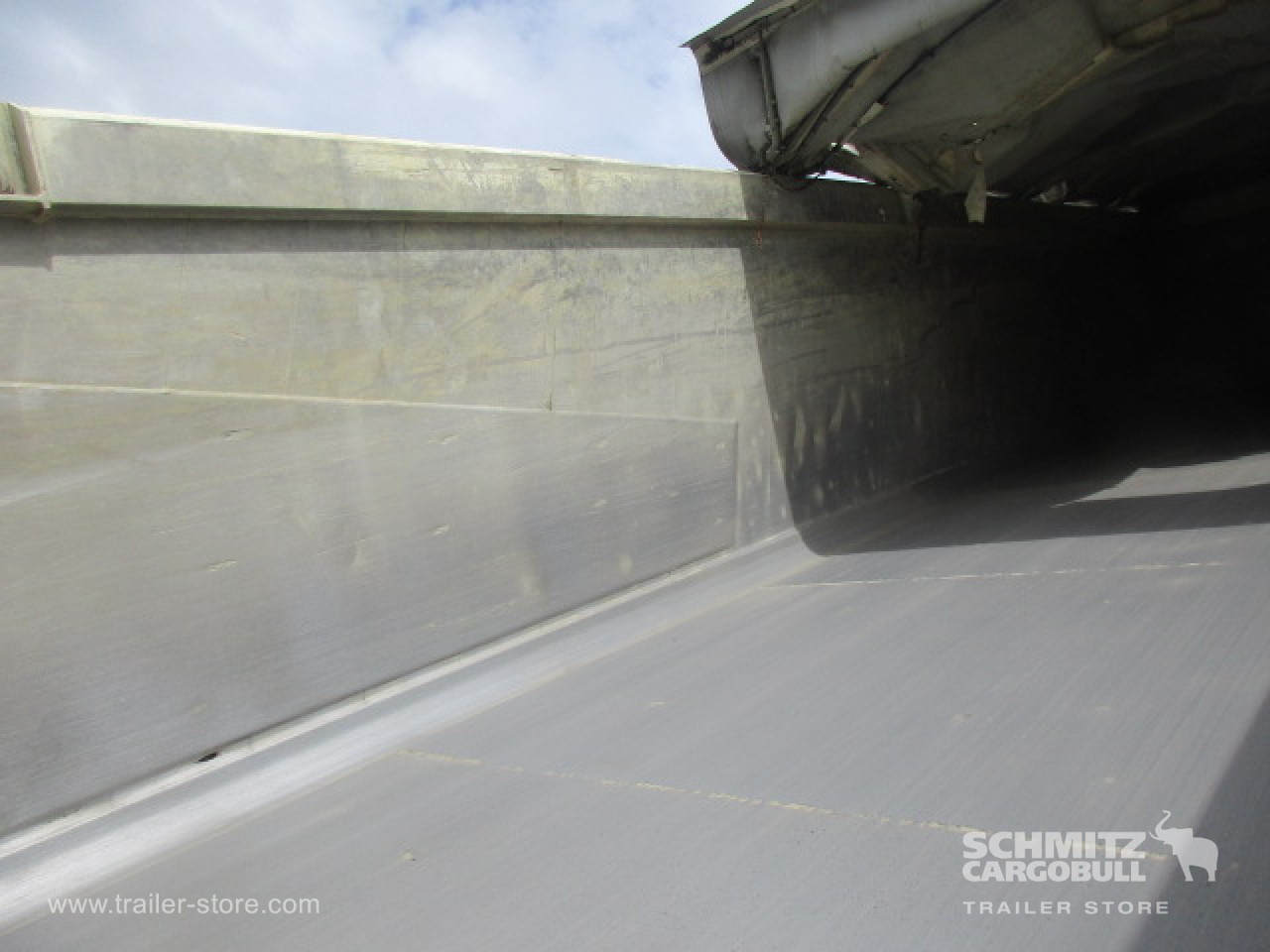 SCHMITZ Tipper Alu-square sided body 24m³ - Naczepa wywrotka: zdjęcie 5 SCHMITZ Tipper Alu-square sided body 24m³ - Naczepa wywrotka: zdjęcie 5