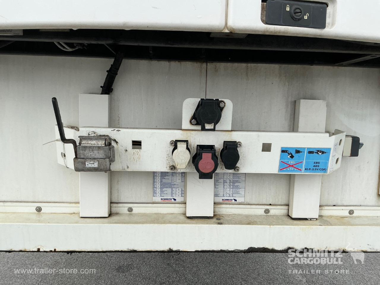 SCHMITZ Reefer Multitemp Double deck - Naczepa izotermiczna: zdjęcie 4 SCHMITZ Reefer Multitemp Double deck - Naczepa izotermiczna: zdjęcie 4