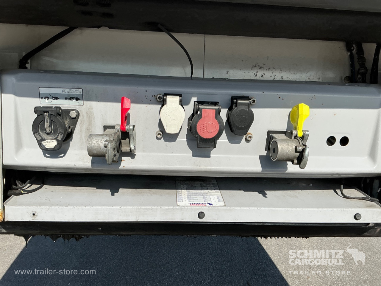 SCHMITZ Reefer Multitemp Double deck - Naczepa izotermiczna: zdjęcie 4 SCHMITZ Reefer Multitemp Double deck - Naczepa izotermiczna: zdjęcie 4